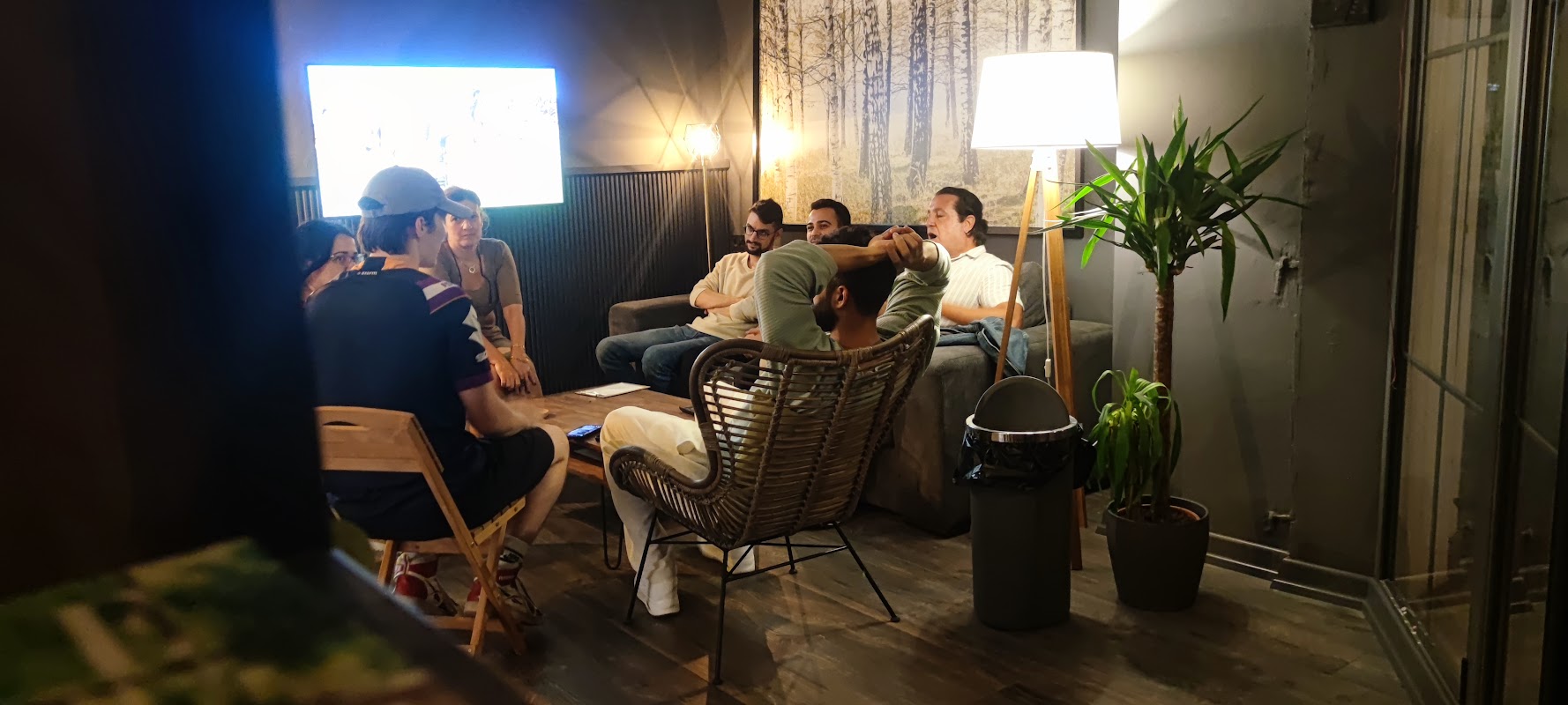 Home Cafe and Hub - Konak