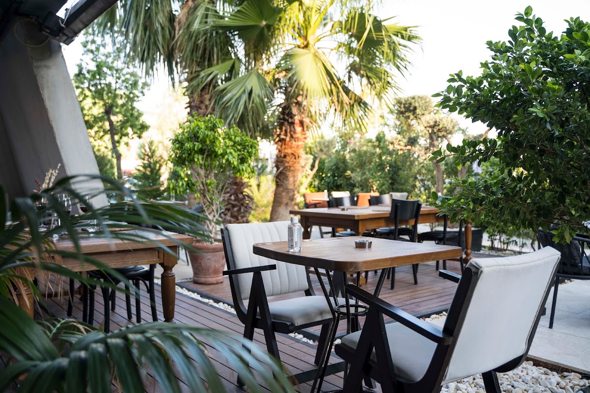 Kuntra Wine Bar - Karşıyaka