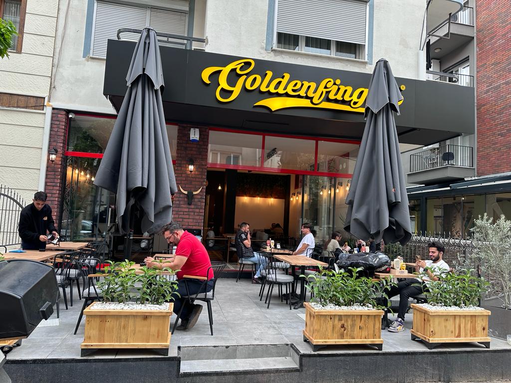 Goldenfingers Buca - Buca