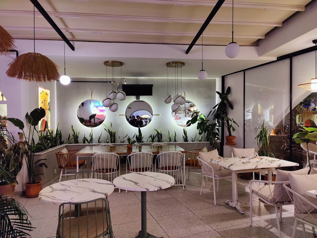 Bess Bakery Lounge - Buca