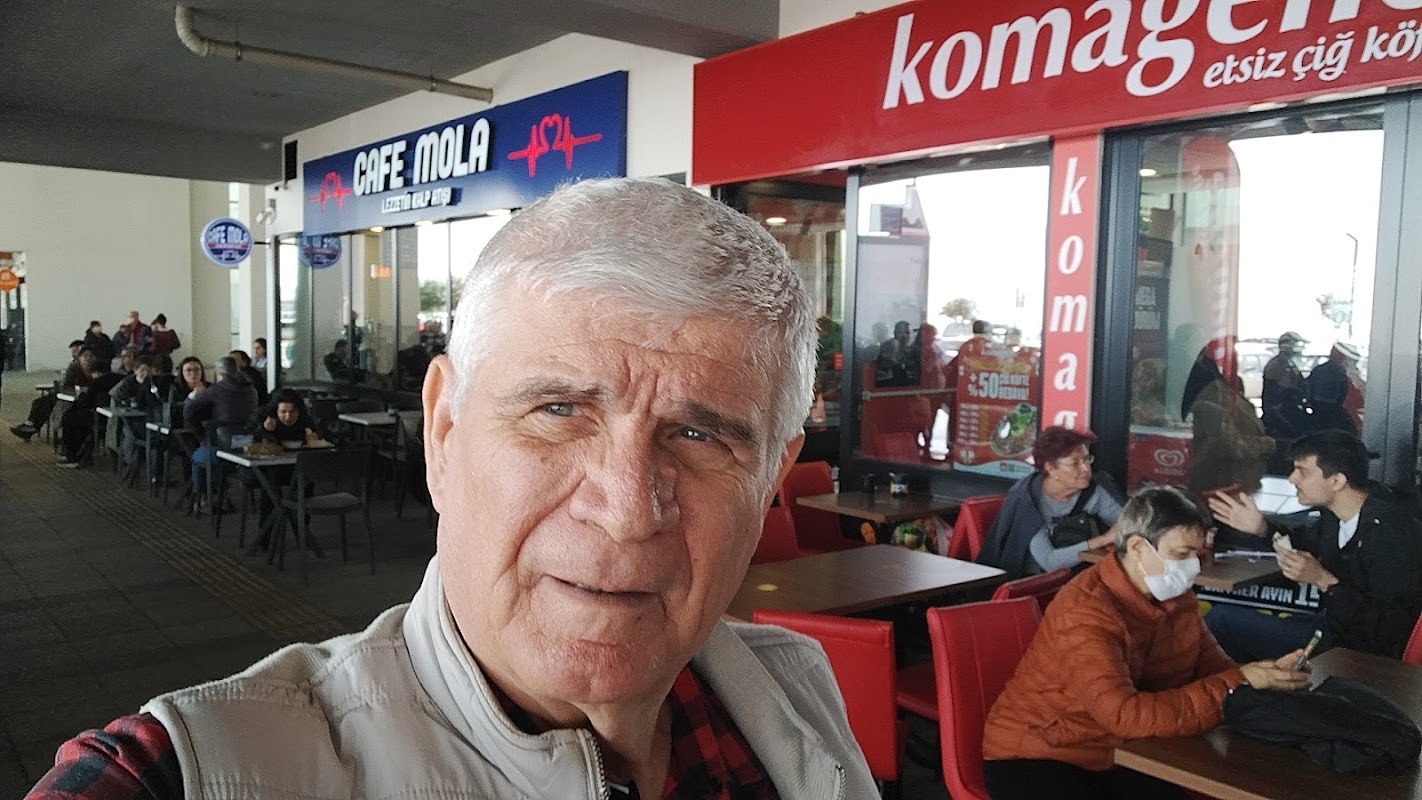 Komagene Etsiz Çiğ Köfte - Bayraklı