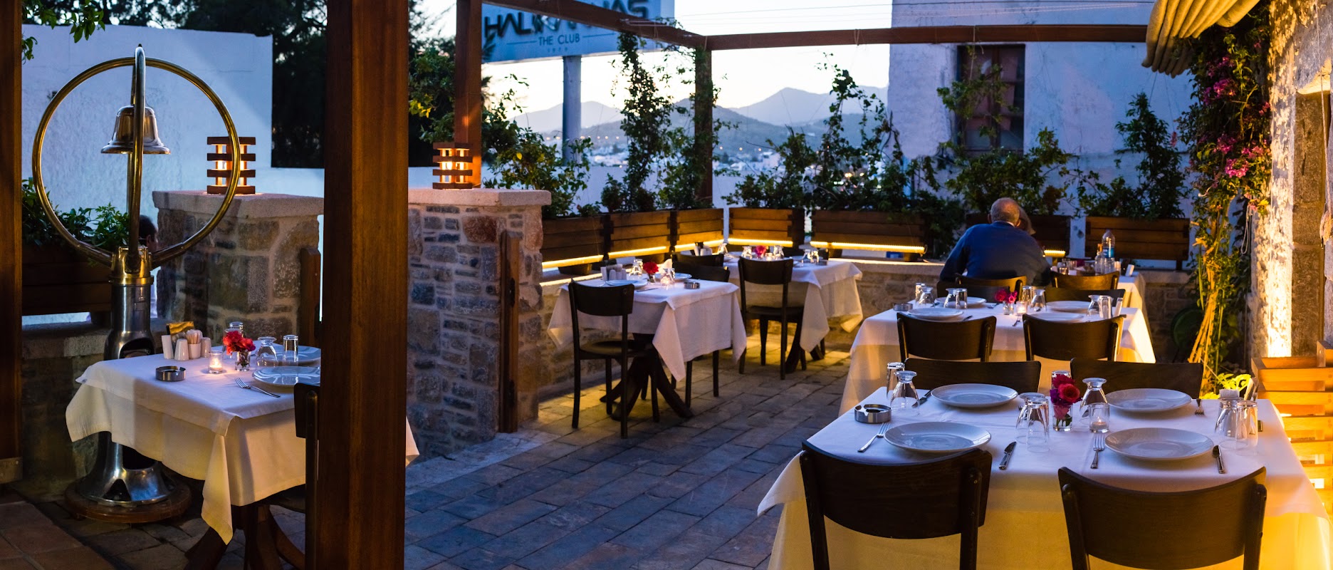 iki sandal geleneksel meyhane - Bodrum