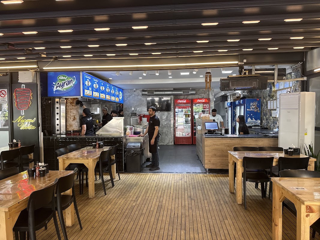 NECMİ USTA DÖNER SALONU. LARA ŞUBESİ - Muratpaşa